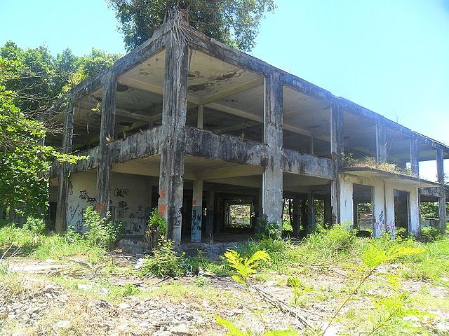 obra paralisada por falta de dinheiro