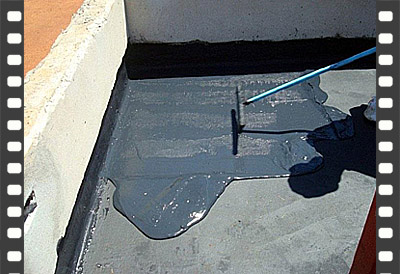Aplicação de argamassa impermeável com aditivo hidrofugante seguido de pintura betuminosa