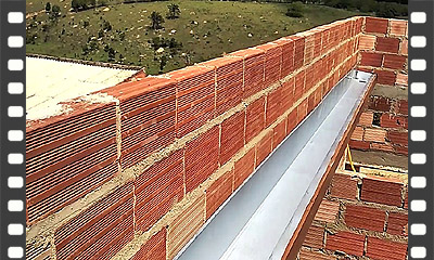 Instalação de calha metálica galvanizada